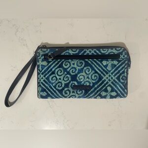 VERA BRADLEY RFID Wristlet
